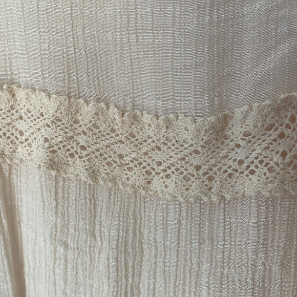 Gorgeous Flowy Doe & Rae medium dress - Picture 5 of 11